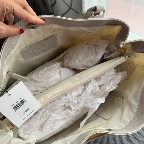 Calvin Klein White Logo Jacquard Size 12L x 18W - Picture 16 of 16